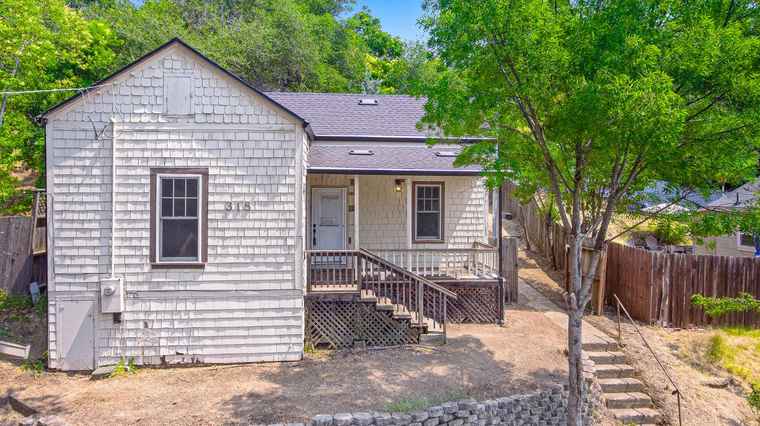 Photo of 318 Chamberlain Ave Auburn, CA 95603