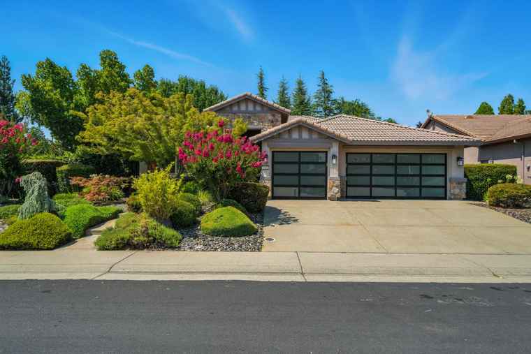 Photo of 3001 Grasmere Cir Roseville, CA 95661