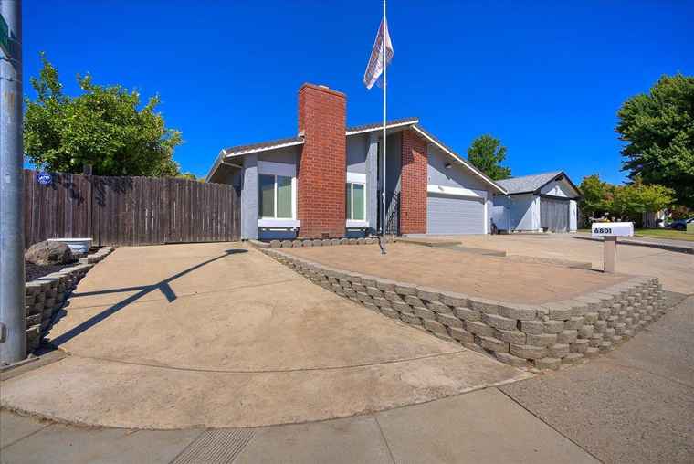 Photo of 6801 Olive Tree Dr Citrus Heights, CA 95610