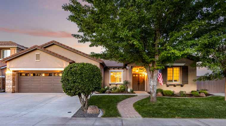 Photo of 1584 Diamond Woods Cir Roseville, CA 95747