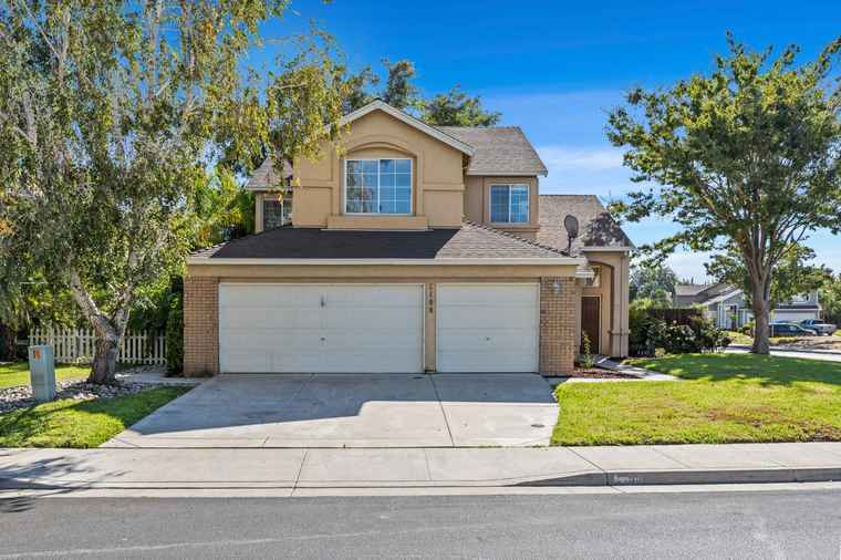 Photo of 2190 Bettencourt Way Tracy, CA 95376