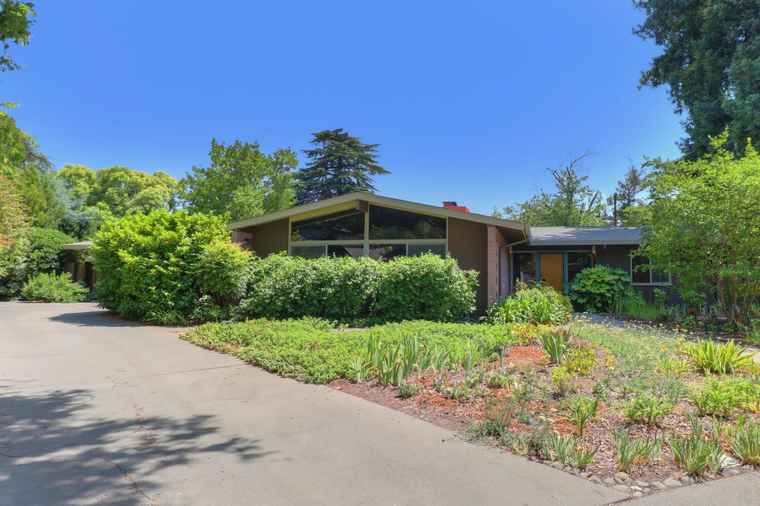 Photo of 736 Elmwood Dr Davis, CA 95616