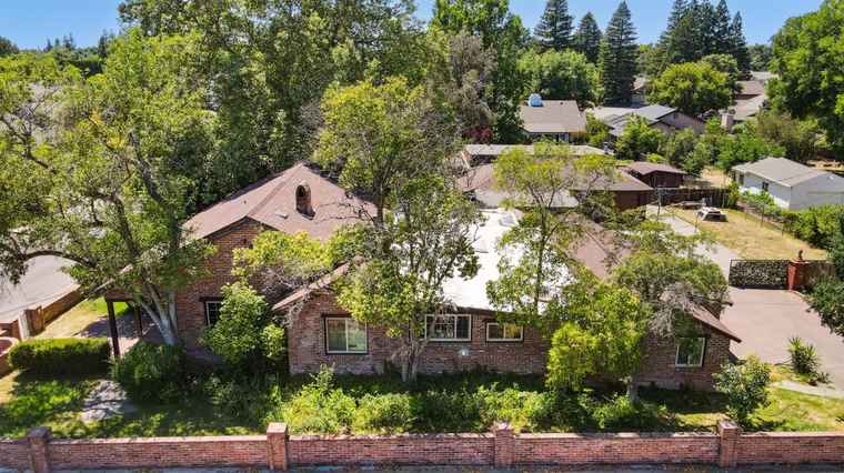 Photo of 2551 Garfield Ave Carmichael, CA 95608