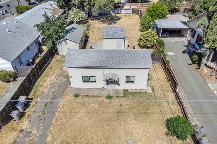 Photo of 107 N Walnut St Woodland, CA 95695