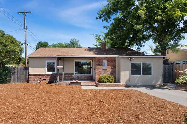 Photo of 1811 Roanoke Ave Sacramento, CA 95838