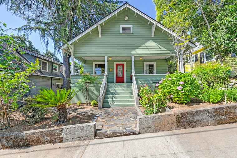 Photo of 191 Reamer St Auburn, CA 95603