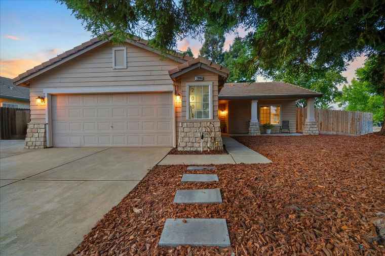 Photo of 2006 Gold Mine Way Roseville, CA 95747