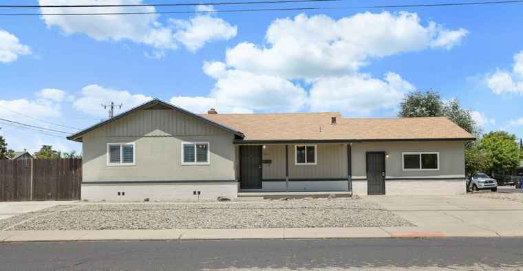Photo of 931 E North Manteca, CA 95336