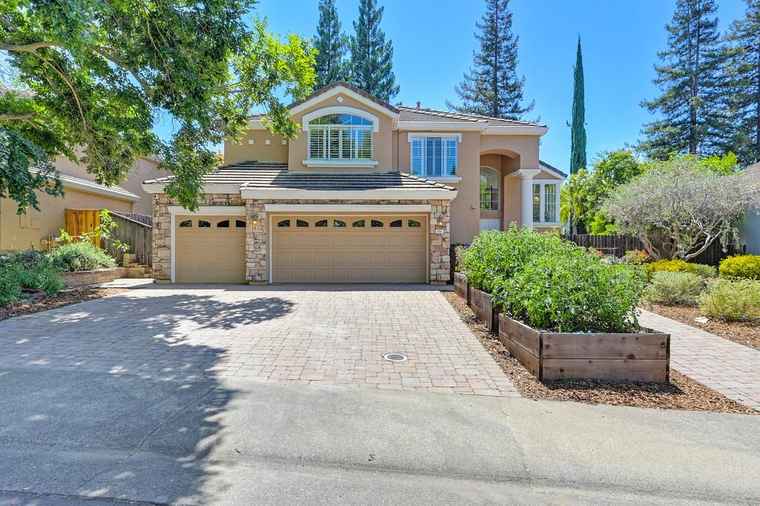 Photo of 171 John Henry Cir Folsom, CA 95630