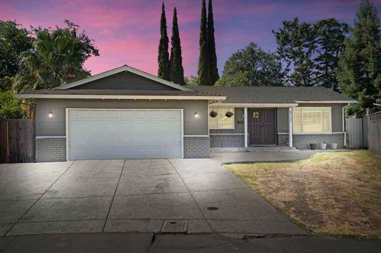 Photo of 8121 Kyle Ct Stockton, CA 95210