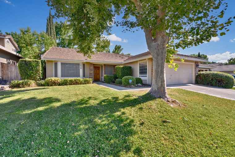 Photo of 2820 Meadow Hawk Way Antelope, CA 95843
