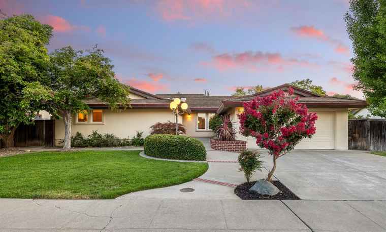 Photo of 2305 Catalina Dr Davis, CA 95616