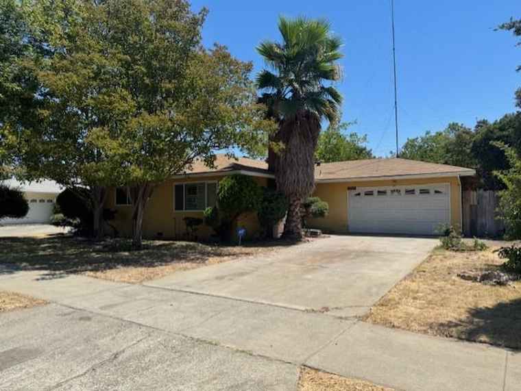 Photo of 2720 Glen Ave Merced, CA 95340
