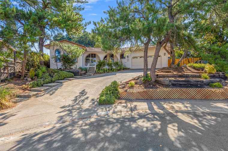 Photo of 5008 Tanaka Ct Fair Oaks, CA 95628