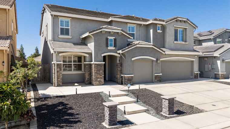 Photo of 870 Storybook St Manteca, CA 95337