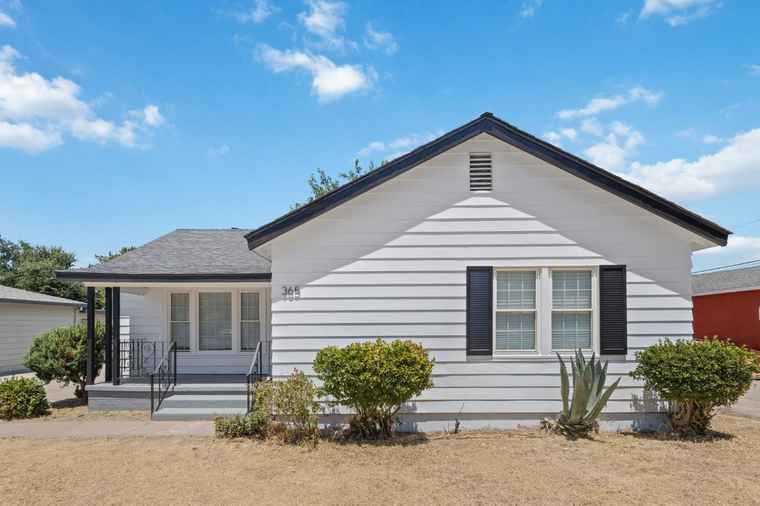 Photo of 365 E Main St Merced, CA 95340