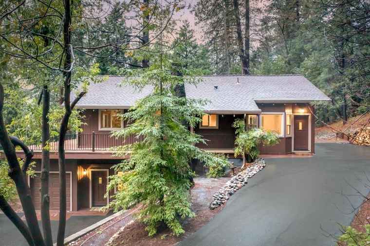 Photo of 10826 Bubbling Wells Rd Grass Valley, CA 95945