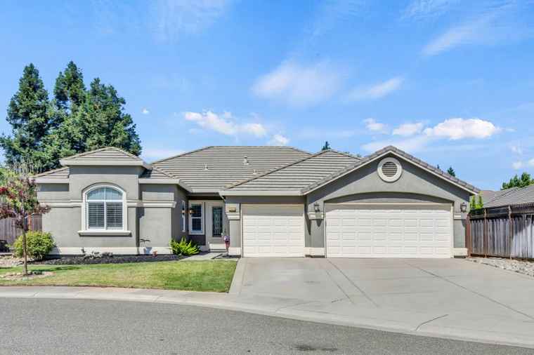 Photo of 9688 Pasture Rose Ct Elk Grove, CA 95624
