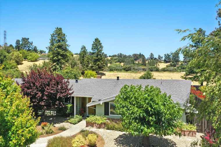 Photo of 61 Corliss Dr Moraga, CA 94556