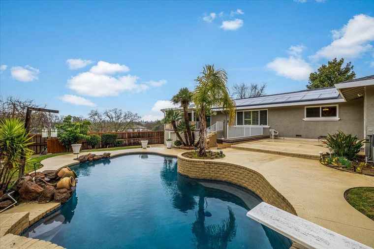 Photo of 3006 Scenic Heights Way Carmichael, CA 95608
