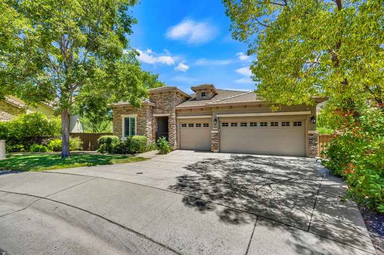 Photo of 674 Burlond Ct Folsom, CA 95630