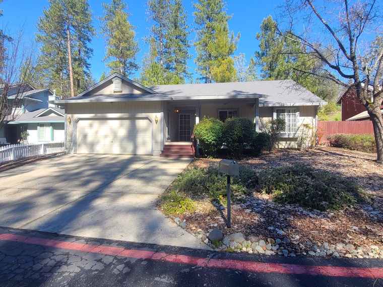 Photo of 1131 Bush Ct Placerville, CA 95667