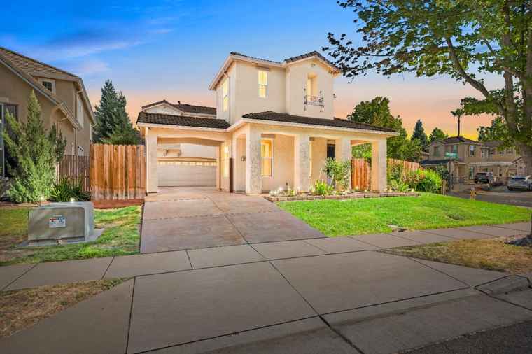 Photo of 2491 Bear River Ct West Sacramento, CA 95691