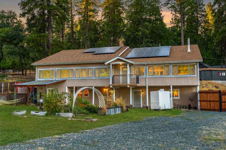 Photo of 549 Glenwood Rd Grass Valley, CA 95945