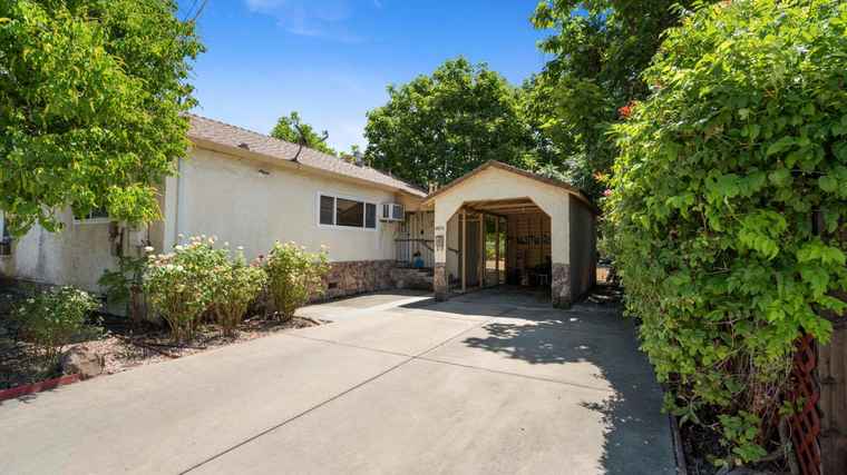 Photo of 4875 2nd St Rocklin, CA 95677