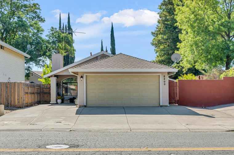Photo of 8200 Northam Dr Antelope, CA 95843