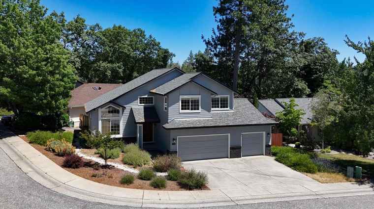Photo of 144 Woodcrest Way Grass Valley, CA 95945