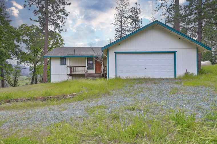 Photo of 2485 Tolowa Trl Placerville, CA 95667