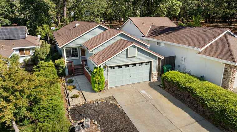 Photo of 363 Vistamont Dr Grass Valley, CA 95945