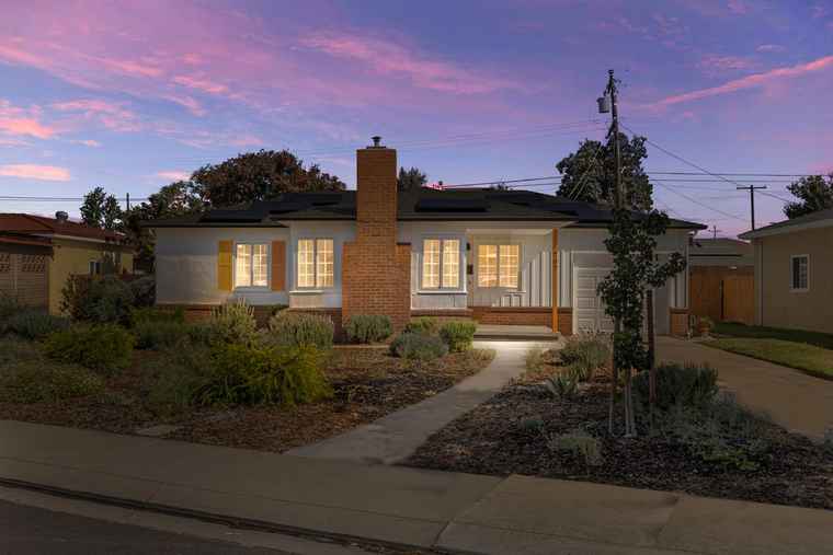 Photo of 707 Pine St Manteca, CA 95336