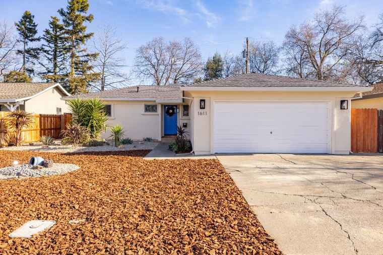 Photo of 1611 Sherman St Woodland, CA 95695