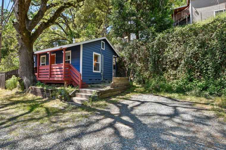 Photo of 871 Union St Placerville, CA 95667