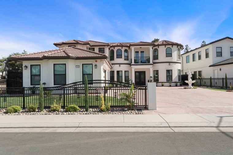 Photo of 2386 Interlaken Ct Lodi, CA 95242