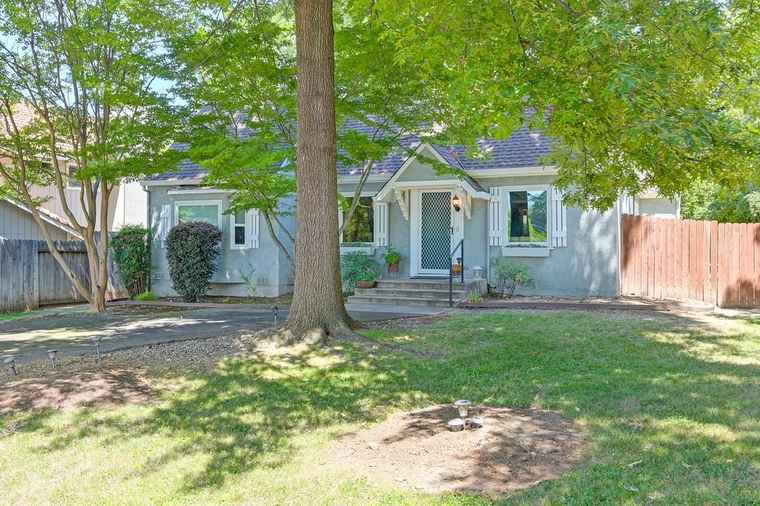 Photo of 4732 Pennsylvania Ave Fair Oaks, CA 95628