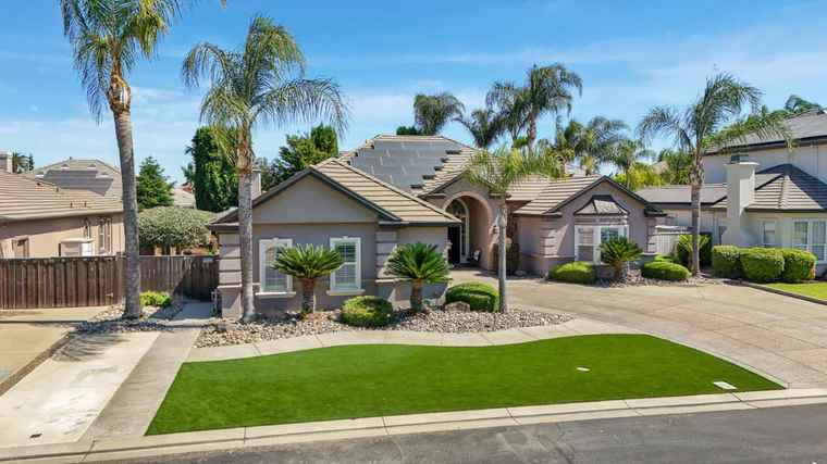 Photo of 1587 Terracina Cir Manteca, CA 95336