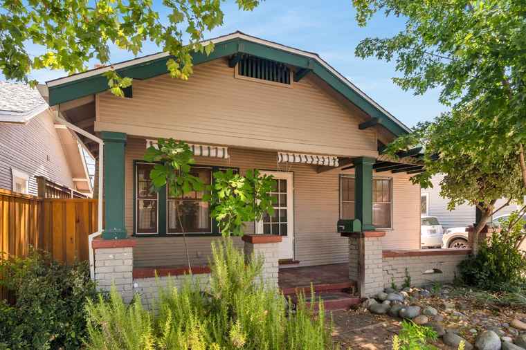 Photo of 1473 33rd St Sacramento, CA 95816
