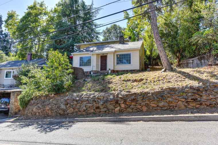 Photo of 636 Canal St Placerville, CA 95667