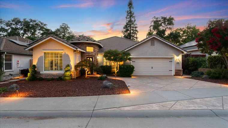 Photo of 4028 Hunter Oaks Ln Loomis, CA 95650