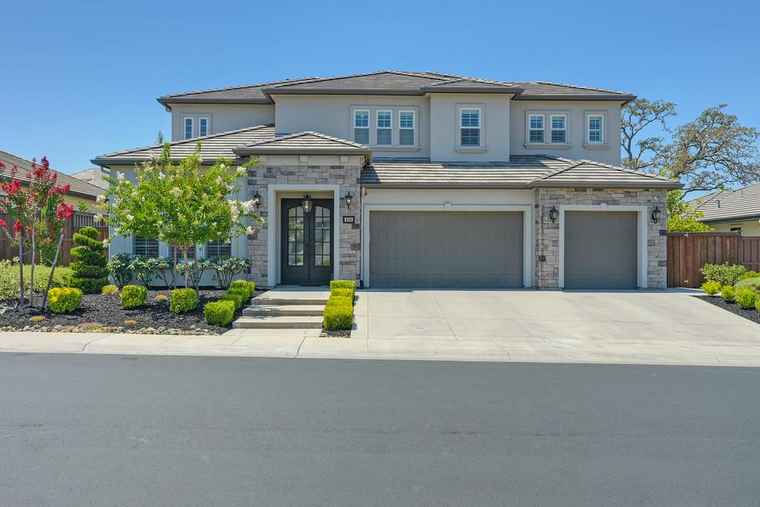 Photo of 689 Oreno Cir Folsom, CA 95630