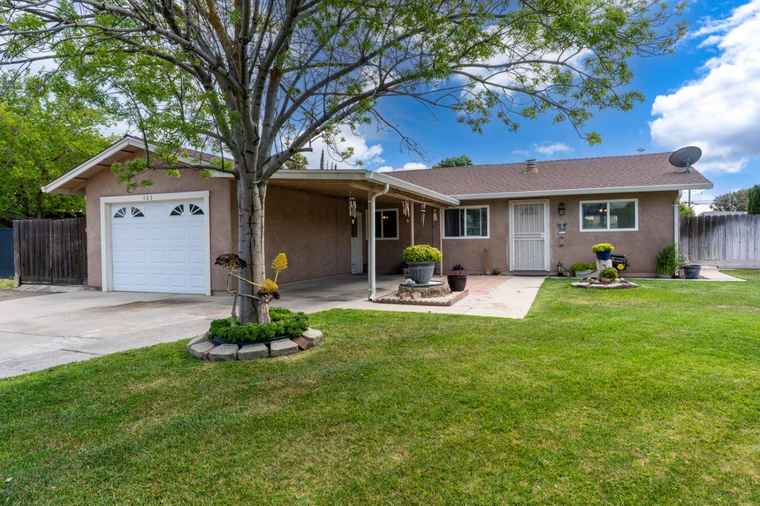 Photo of 103 Pecan Ct Los Banos, CA 93635