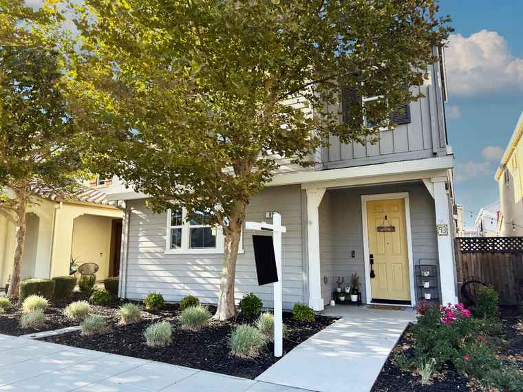 Photo of 93 E Ramsey Dr Mountain House, CA 95391