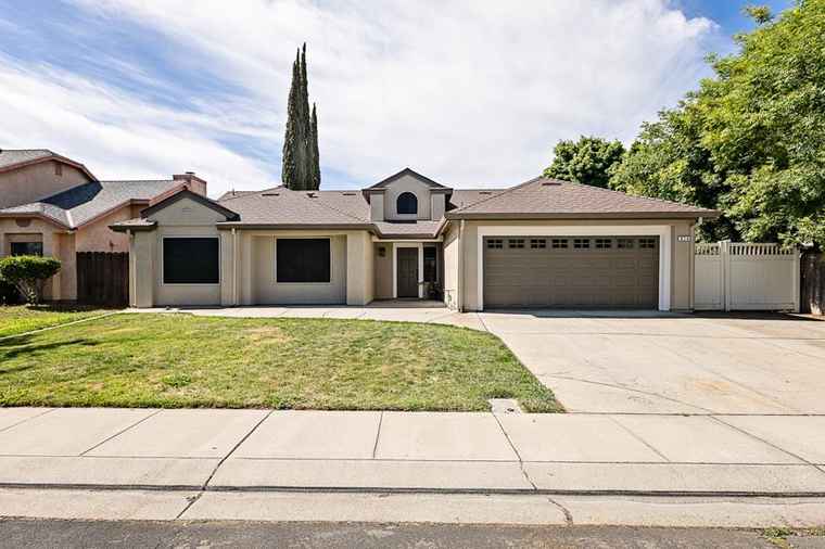 Photo of 878 Snow Goose Ln Manteca, CA 95337