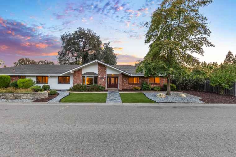 Photo of 8820 Ridge Hill Ct Orangevale, CA 95662