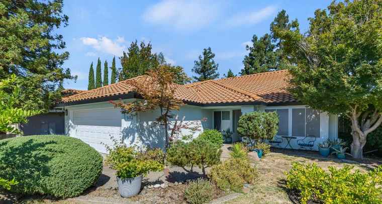 Photo of 5112 Charter Ct Rocklin, CA 95765