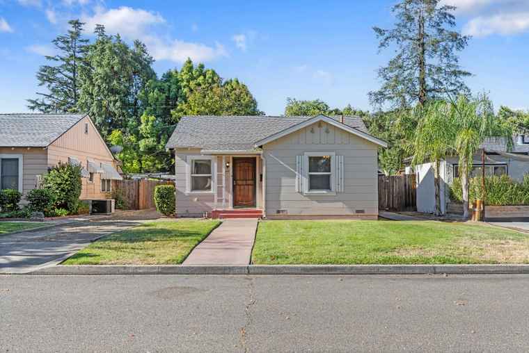 Photo of 1324 Cooper Ave Turlock, CA 95380