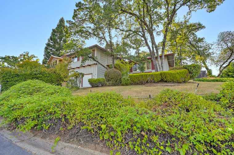 Photo of 987 King Henry Way El Dorado Hills, CA 95762